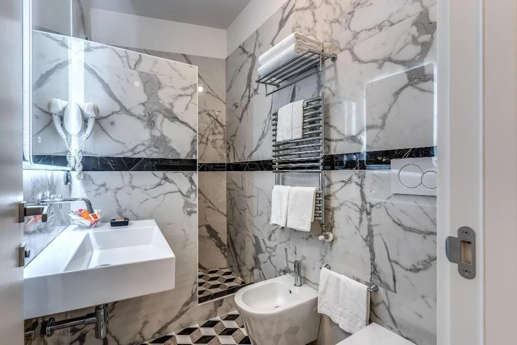 DOUBLE QUEEN SIZE BED Room, Albergo Abruzzi, Rome