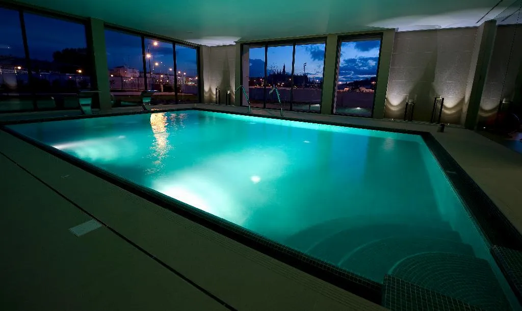 Sports and Entertainment, Villa Batalha, Porto