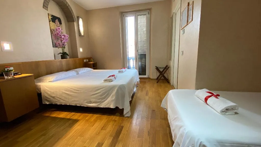 TRIPLE SUPERIOR Room, Eurohotel, Milan