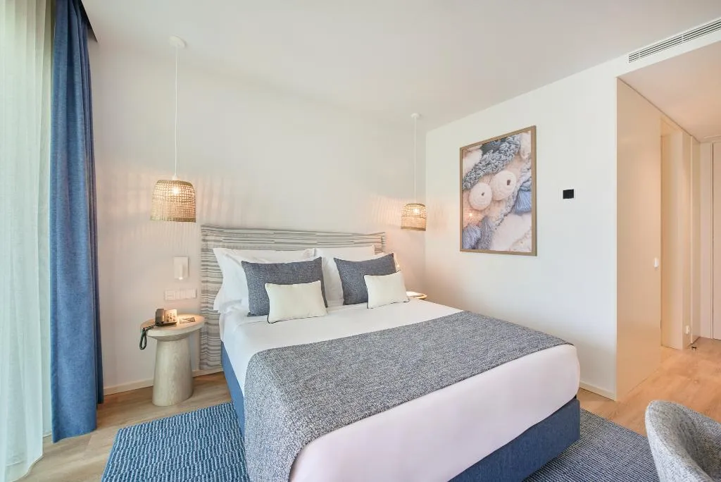 Double or Twin SEA VIEW Room, The Editory By The Sea Lagos, Algarve