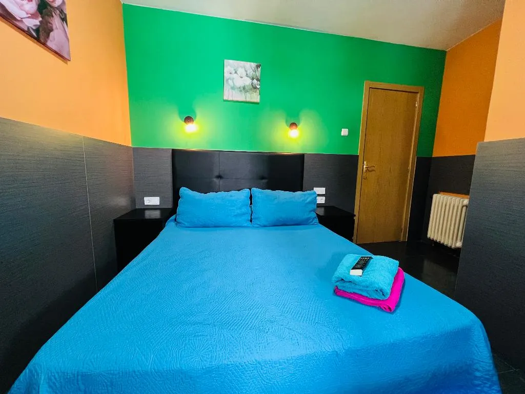 Double or Twin STANDARD Room, Hostal Numancia, Madrid