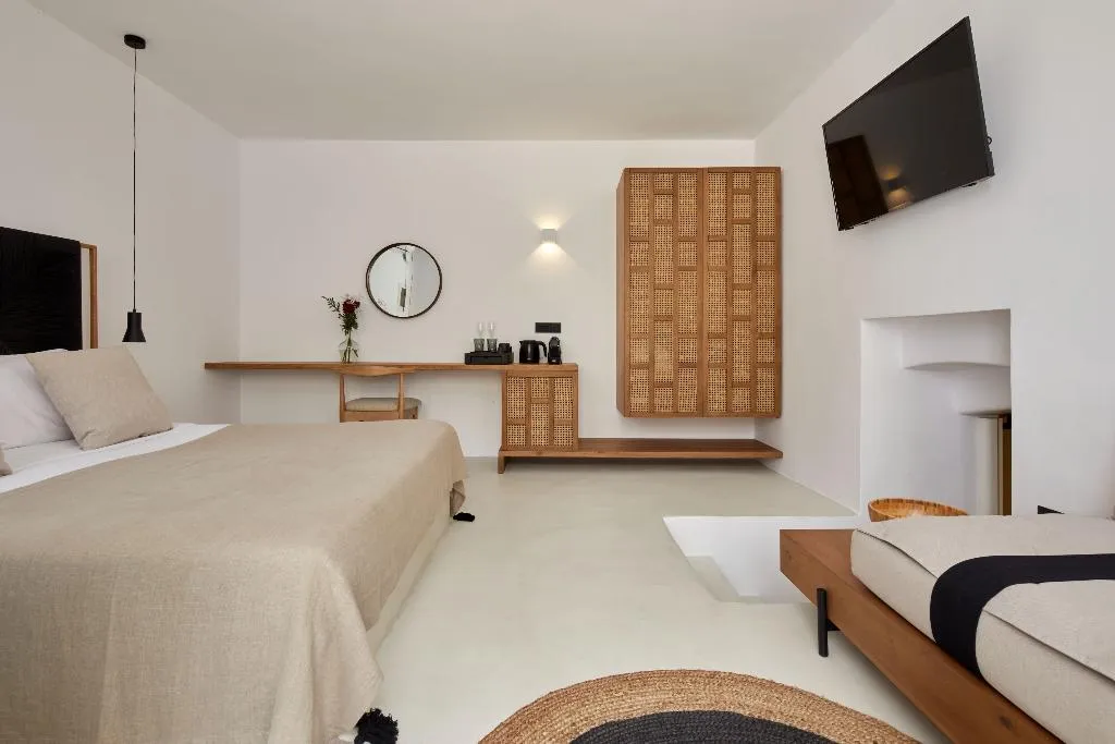 SUITE SEA VIEW HONEYMOON Room, You And Me Suites, Santorini