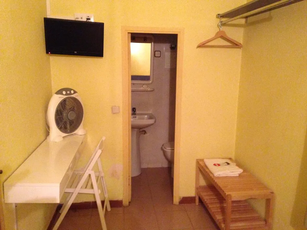 General view, Hostal Delfos, Barcelona