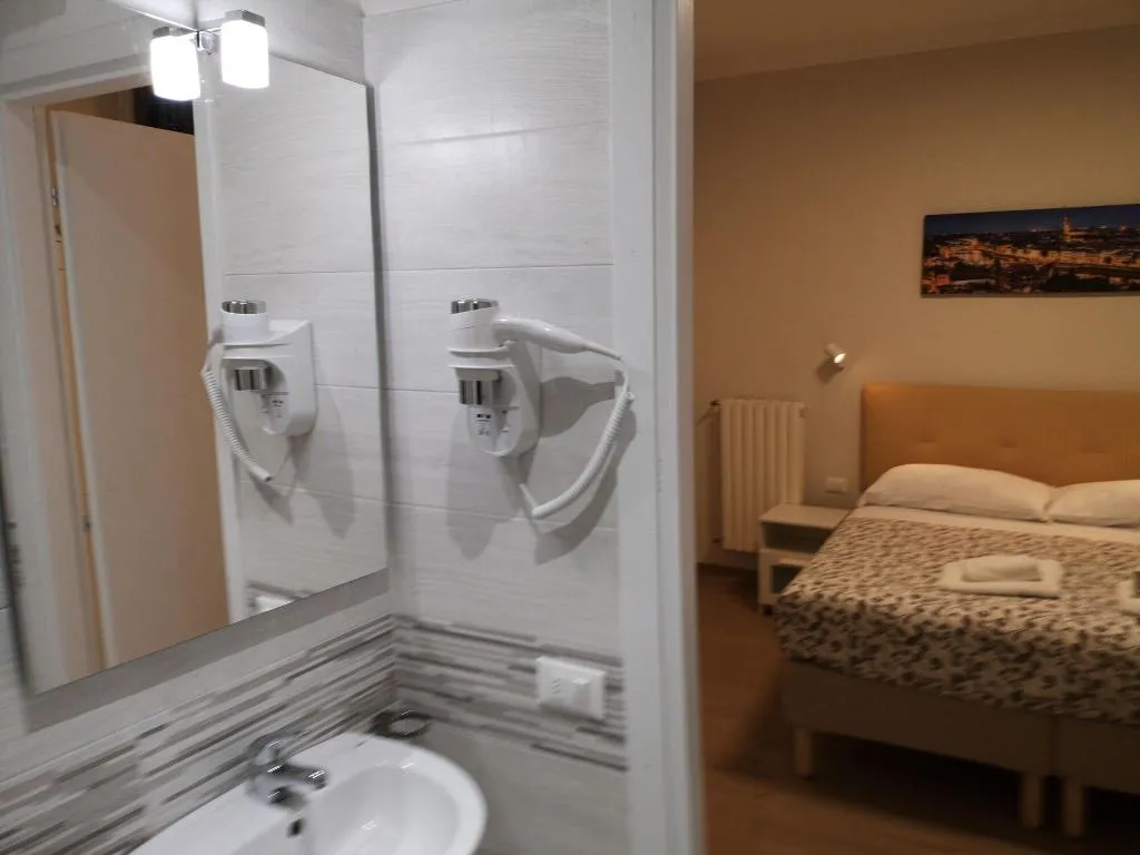 Room, Toscana, Florence