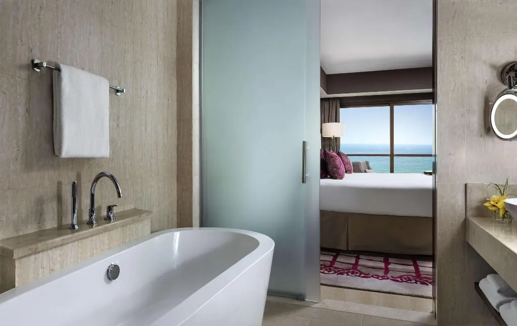DOUBLE SEA VIEW KING BED Room, Fairmont Ajman, Dubai