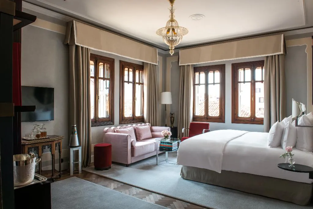 JUNIOR SUITE STANDARD Room, Nolinski Venezia, Venice