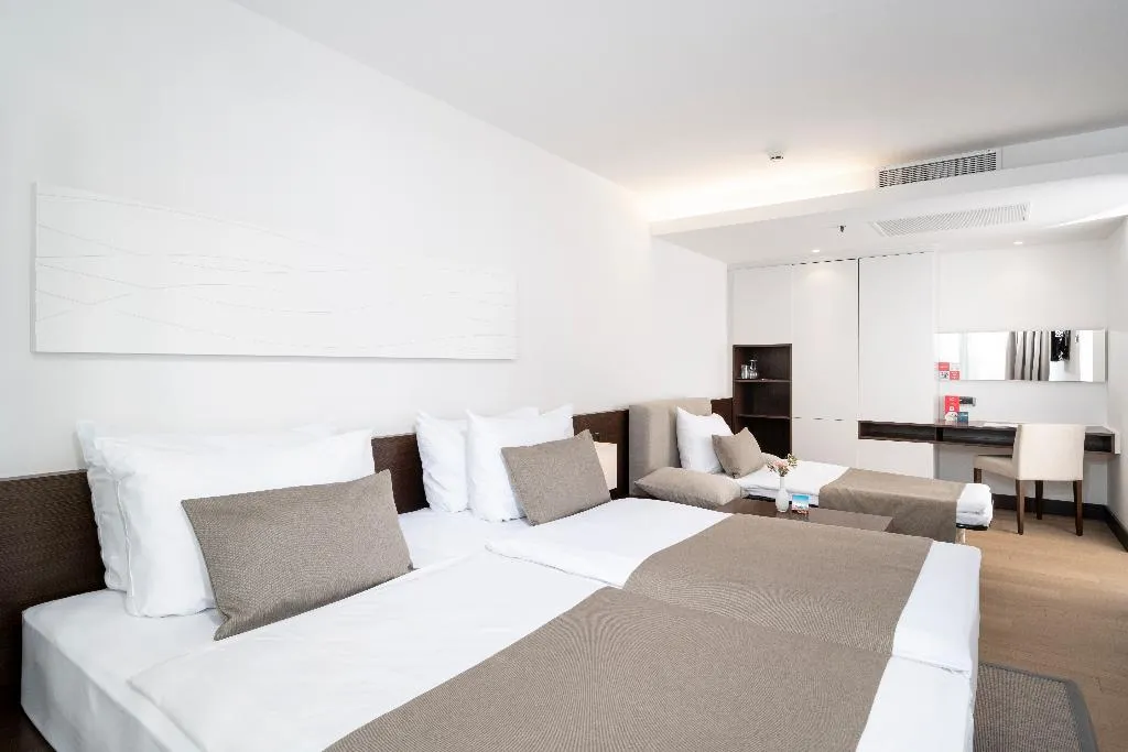 DOUBLE SUPERIOR WITH BALCONY Room, Hotel Parentium, Istria