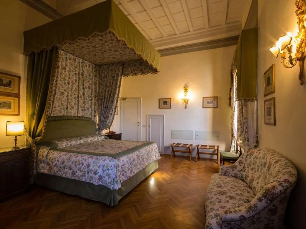 Room, Loggiato Dei Serviti, Florence