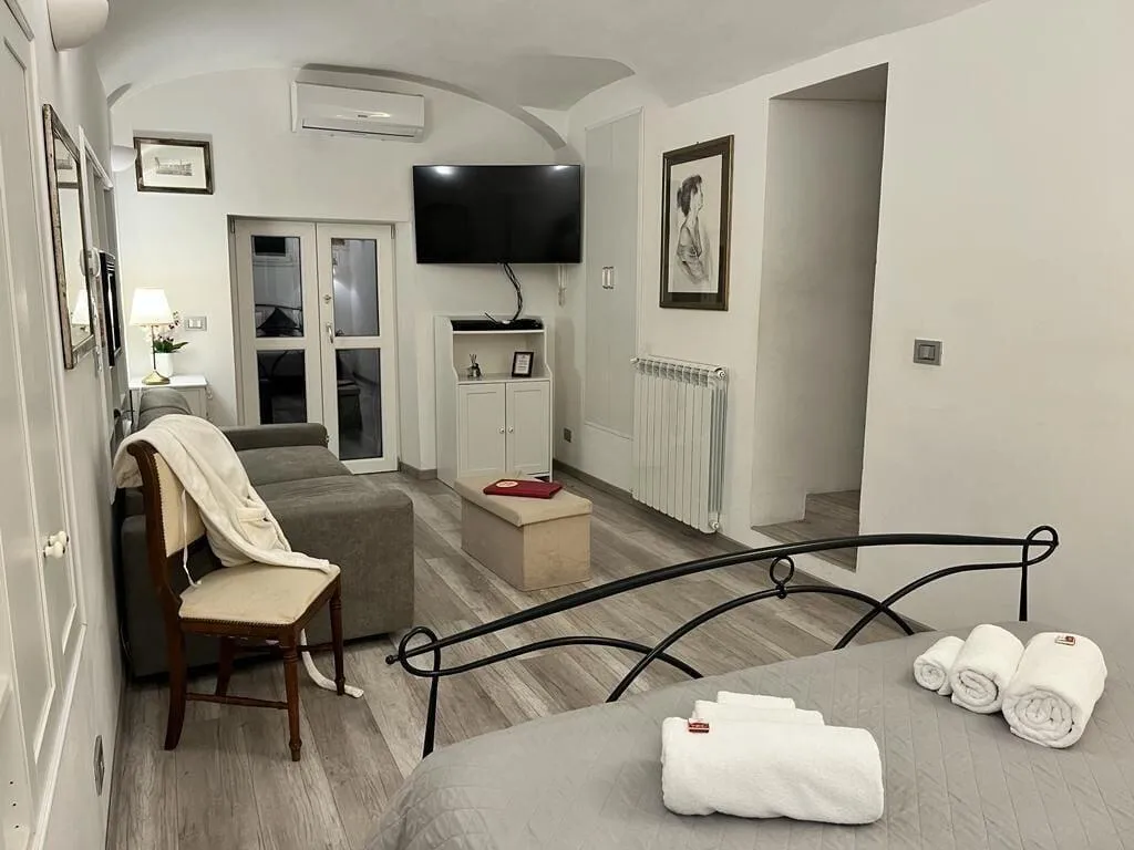 Room, Il Tempio Di Morfeo, Rome