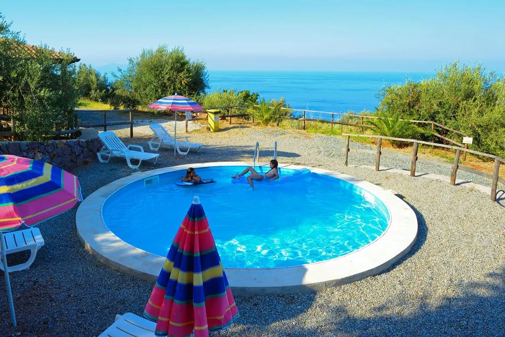 Pool, Santa Margherita, Catania