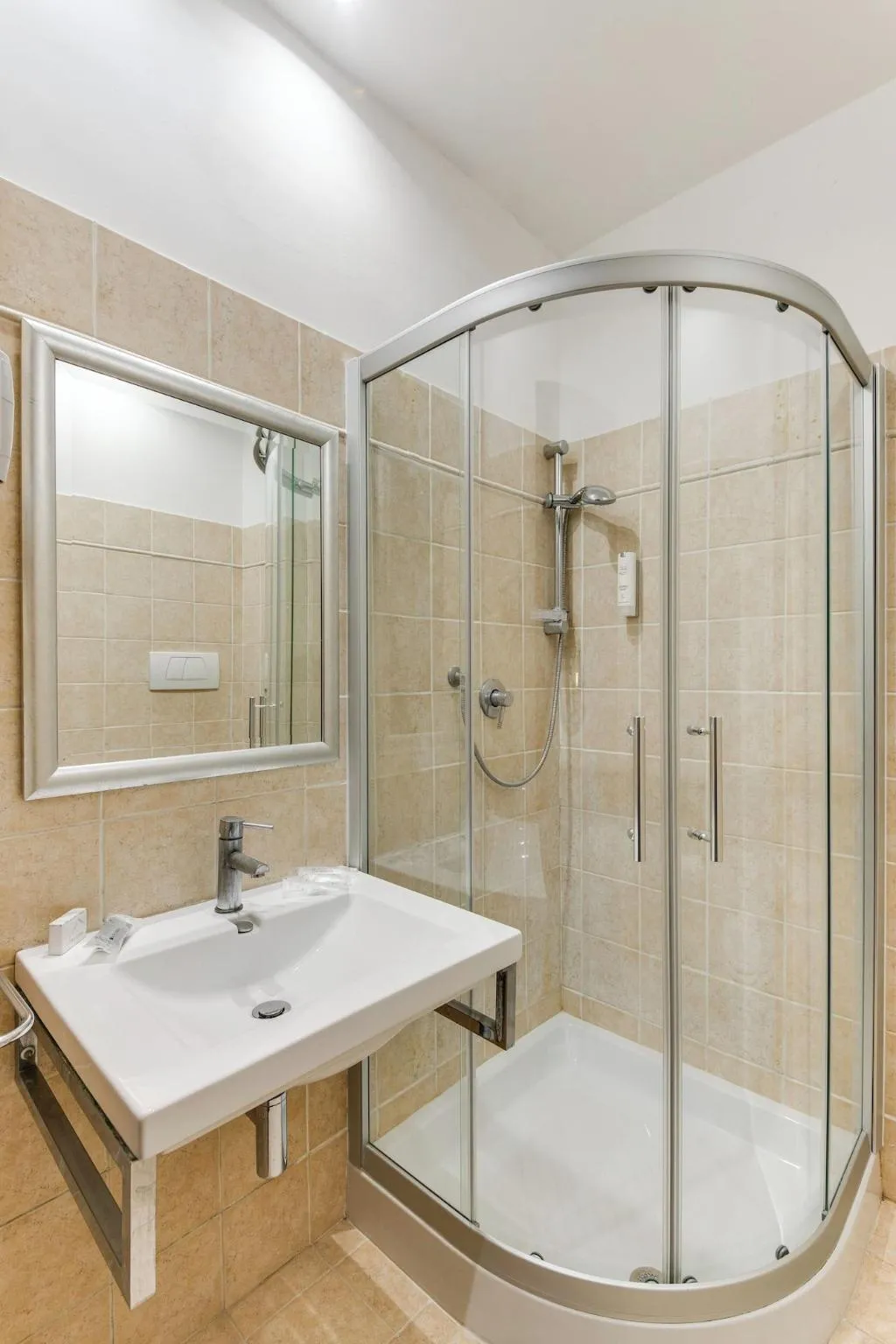 QUADRUPLE THREE BEDS Room, Phi Hotel Garden Area Roma Eur, Rome