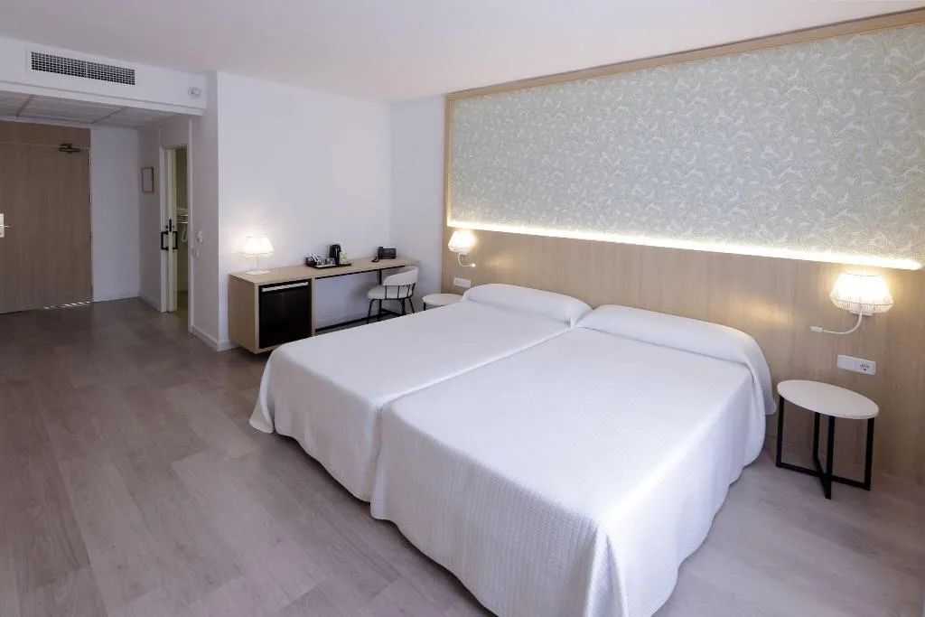 TRIPLE STANDARD Room, Sercotel Carlos III, Costa Blanca