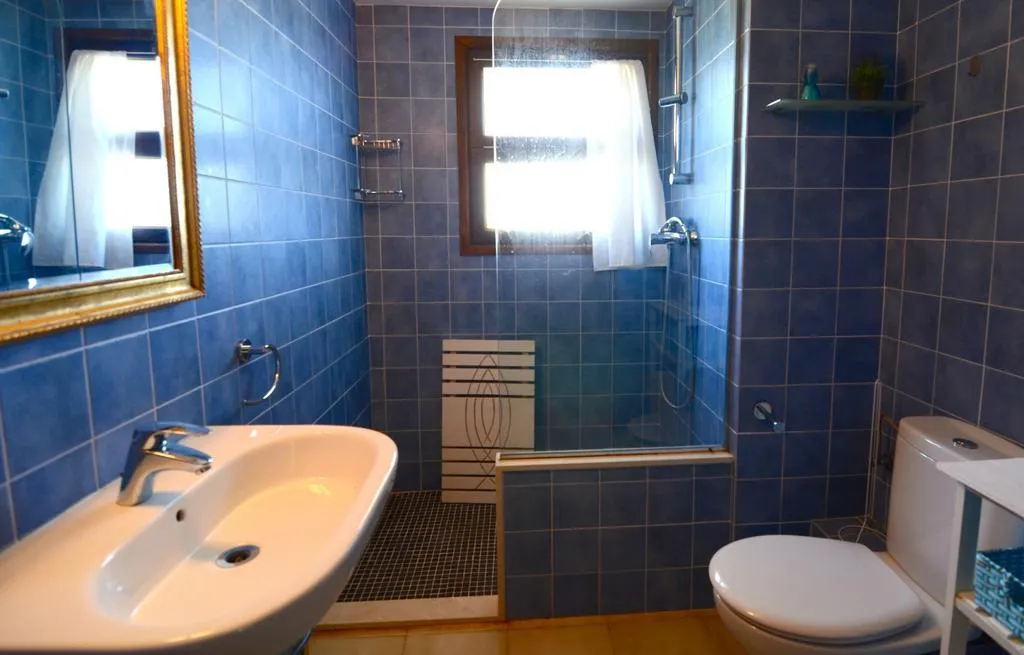APARTMENT CAPACITY 7 THREE BEDROOMS Room, Piverd Golf, Costa Brava