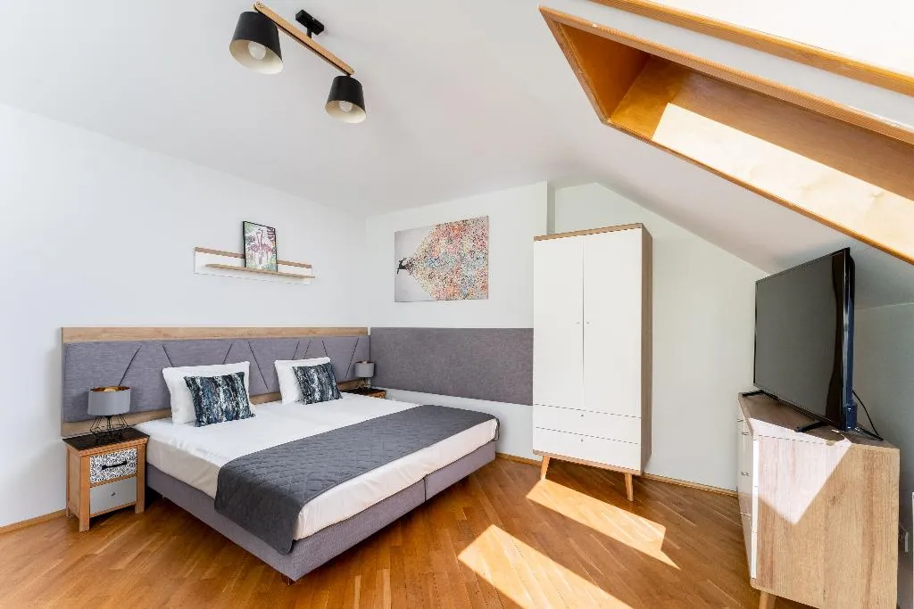 APARTMENT TWO BEDROOMS Room, 1898 Parkside Boutique Residence, Krakow
