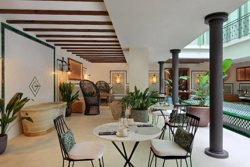 Restaurant, H10 Casa de la plata, Seville