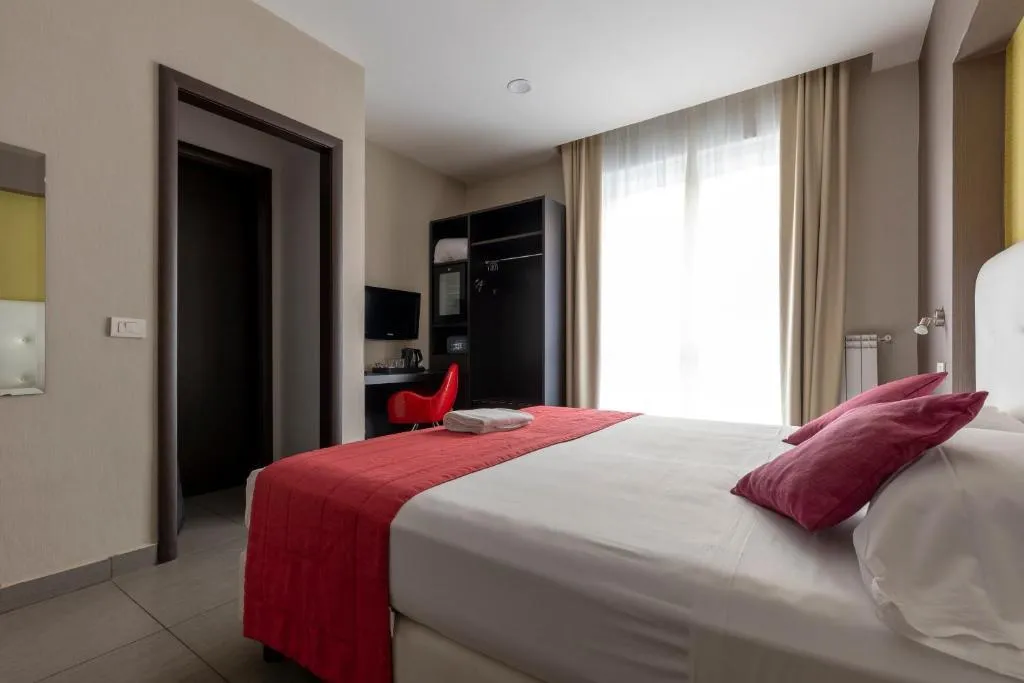 Double or Twin CITY VIEW Room, Napolit'amo Hotel Medina, Naples