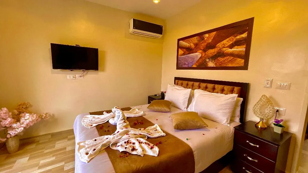DOUBLE SUPERIOR KING BED Room, Nemes Pyramids View Inn, Cairo