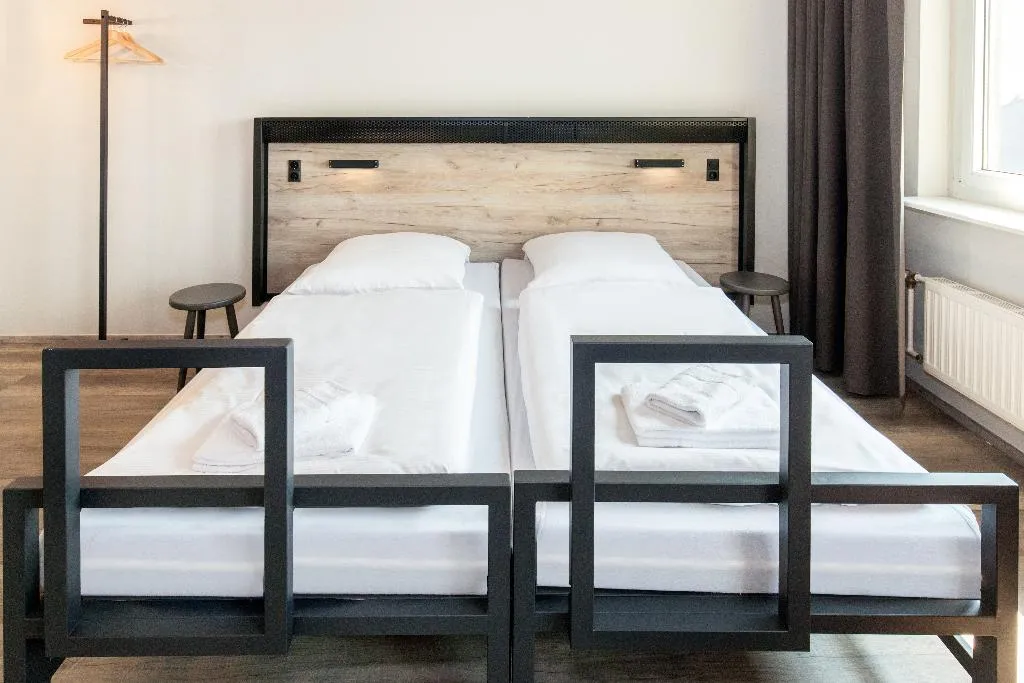TWIN STANDARD Room, a&o Berlin Mitte, Berlin