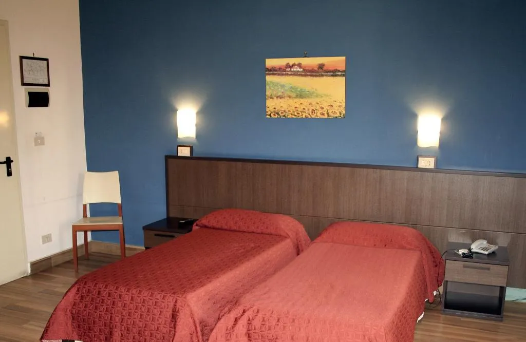QUADRUPLE STANDARD Room, Tonic, Palermo