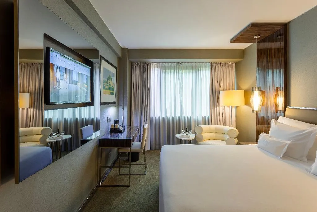 DOUBLE PREMIER KING BED Room, Altis Grand Hotel, Lisbon