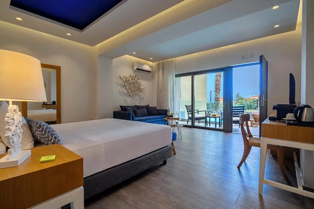 JUNIOR SUITE WITH PRIVATE POOL Room, Axel Beach Crete, Crete