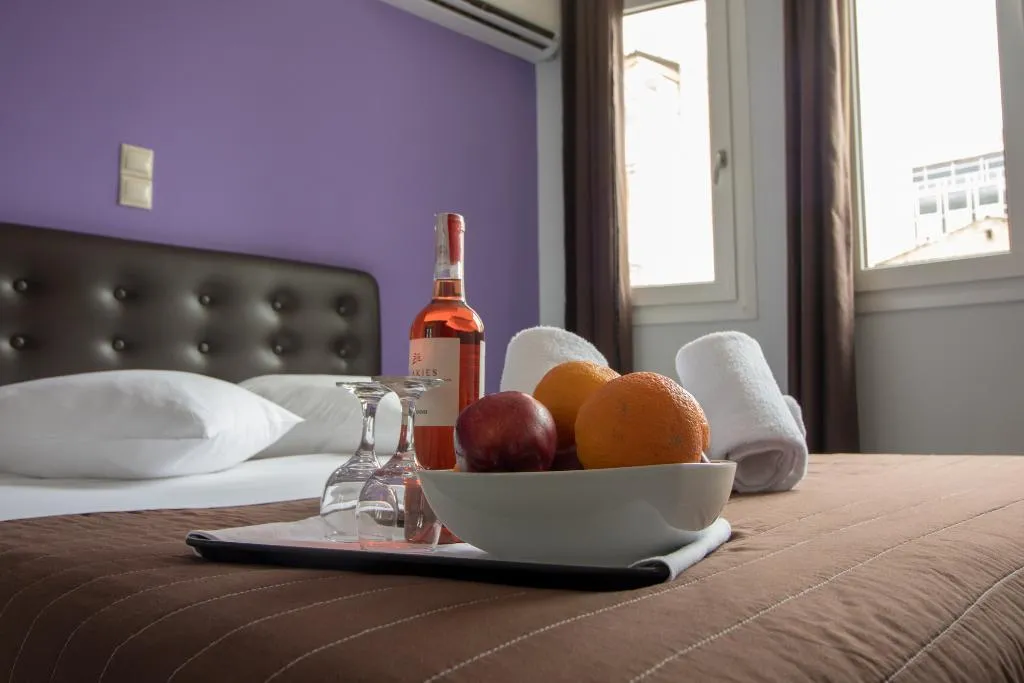 Room, Cosmopolit, Athens