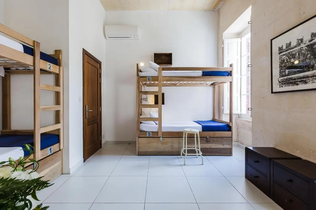 Room, Two Pillows Boutique Hostel, Malta