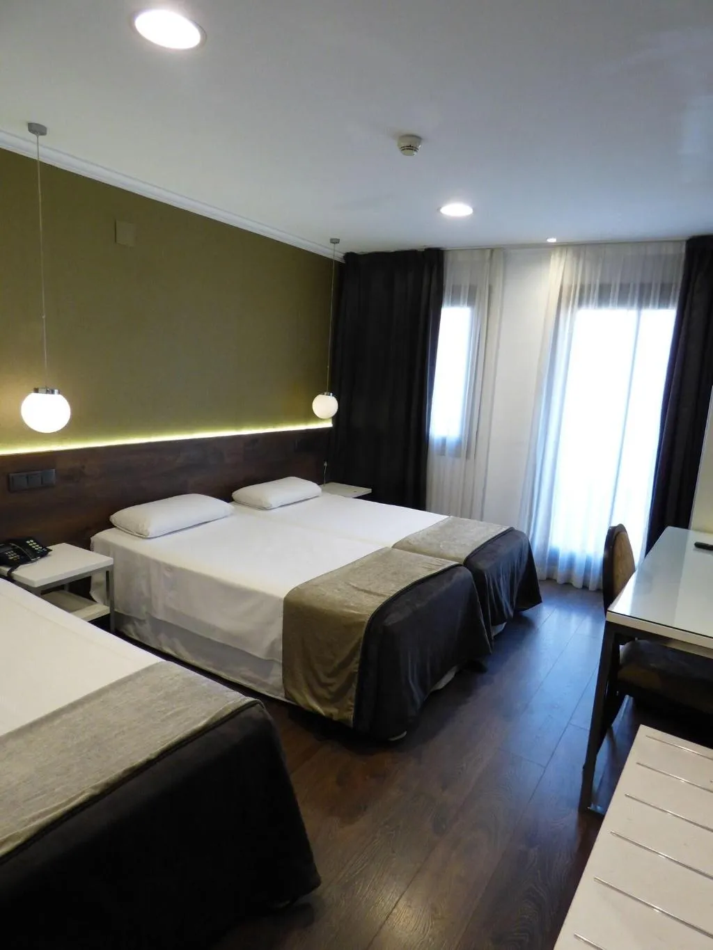 TRIPLE BASIC Room, Moderno, Barcelona