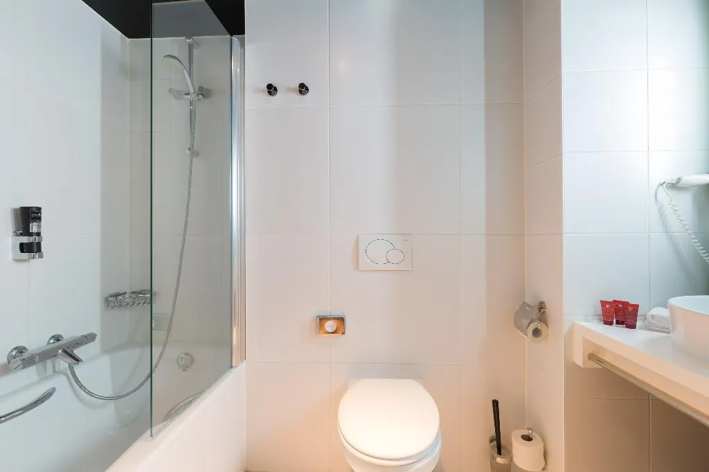 DOUBLE SUPERIOR Room, Leonardo Hotel Almere City Center, Amsterdam