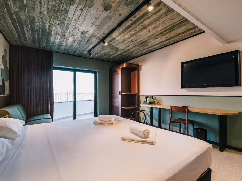 Double or Twin SUPERIOR CITY VIEW Room, ibis Styles ST Pauls Bay Malta, Malta