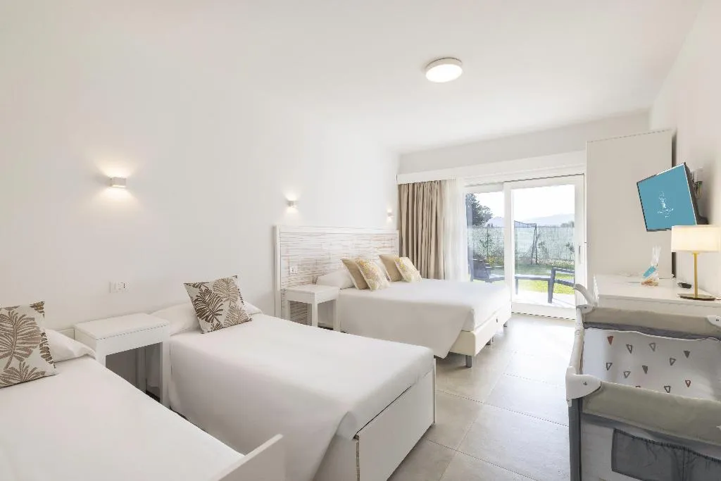 QUADRUPLE STANDARD Room, Hotel S'arena Beach, Olbia