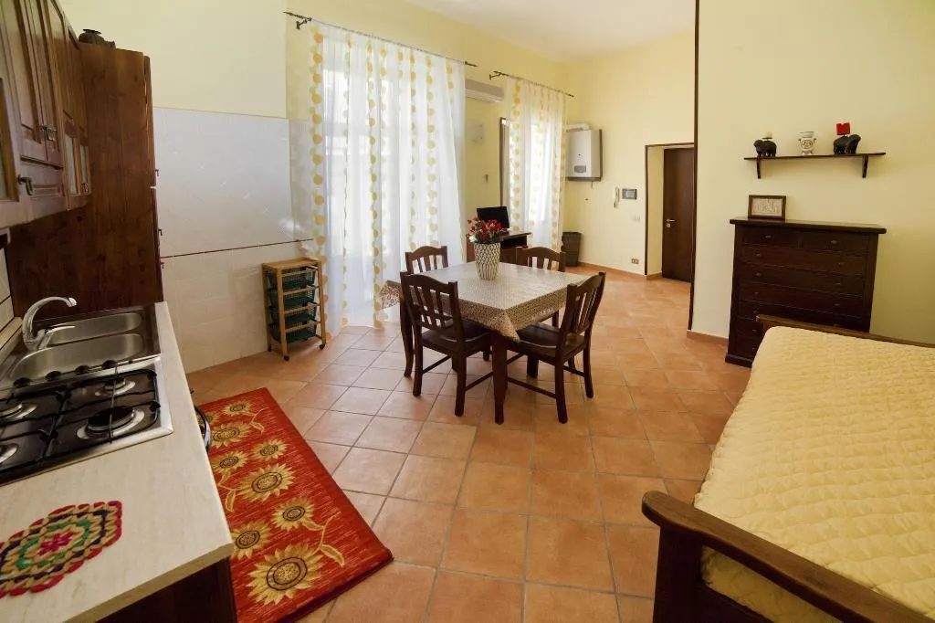 Room, Residence Confalone, Naples
