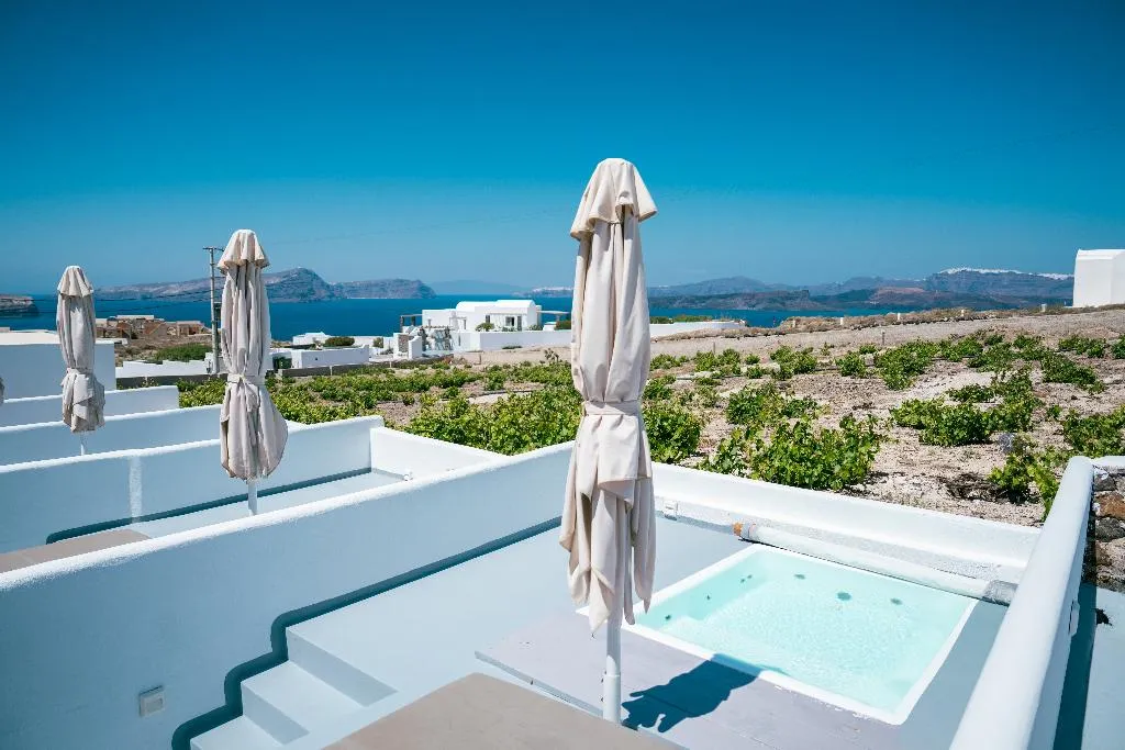 SUITE DELUXE SEA VIEW Room, Serenita Luxury Suites, Santorini