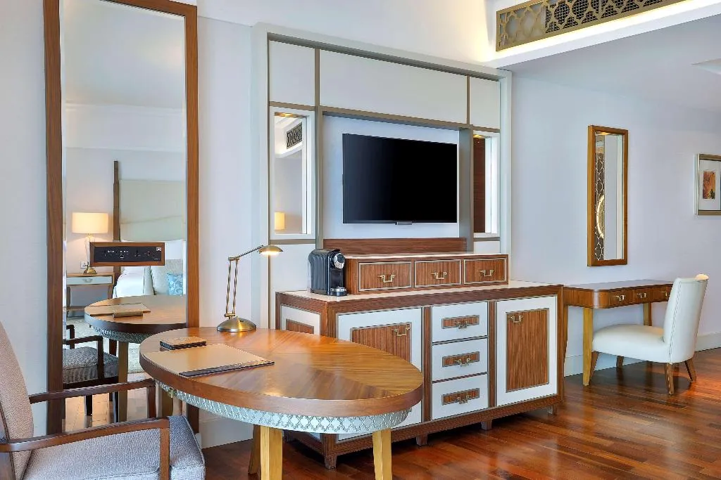 DOUBLE SUPERIOR KING BED Room, Waldorf Astoria Dubai Palm Jumeirah, Dubai
