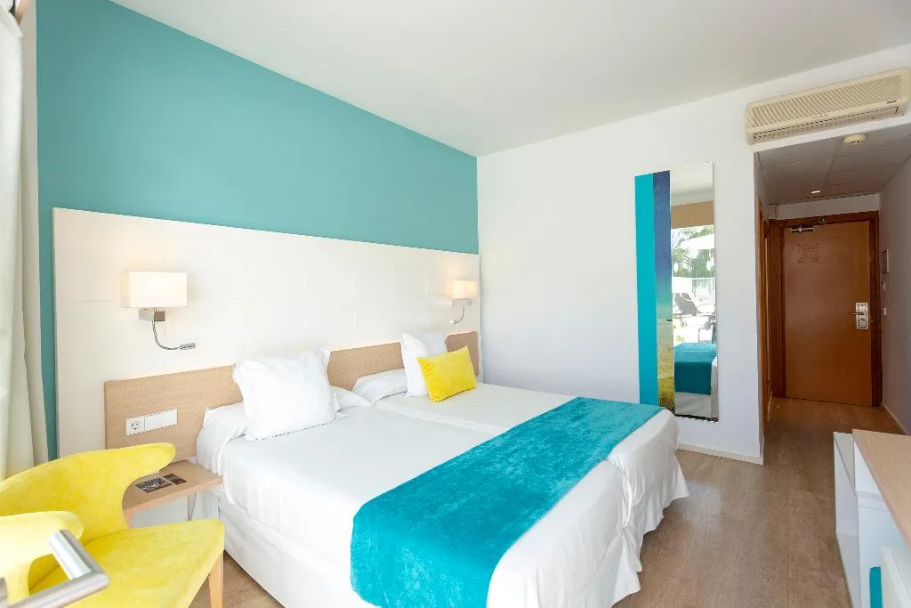 TRIPLE WITH BALCONY Room, JS Palma Stay, Majorca