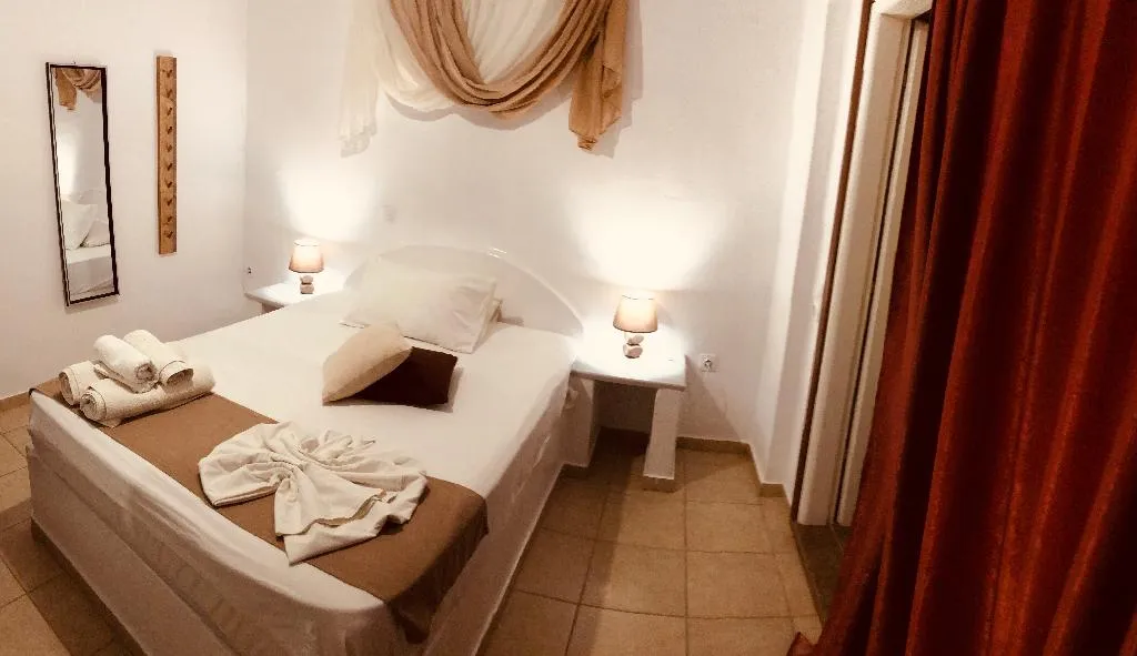 Double or Twin STANDARD Room, Villa Livadaros, Santorini