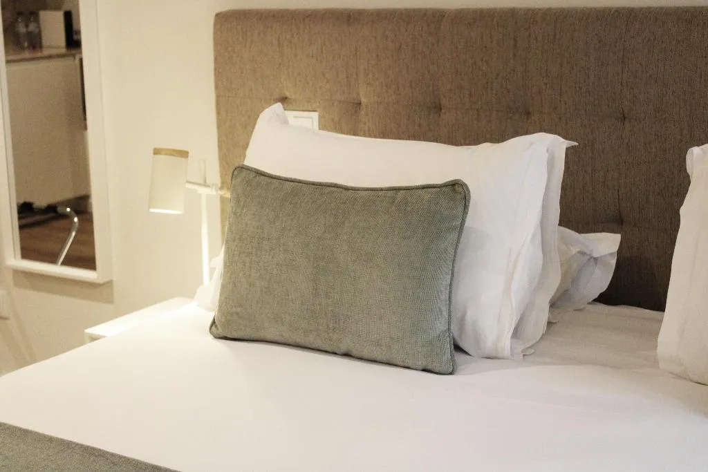 STUDIO KING SIZE BED Room, Rossio Garden Suites, Lisbon
