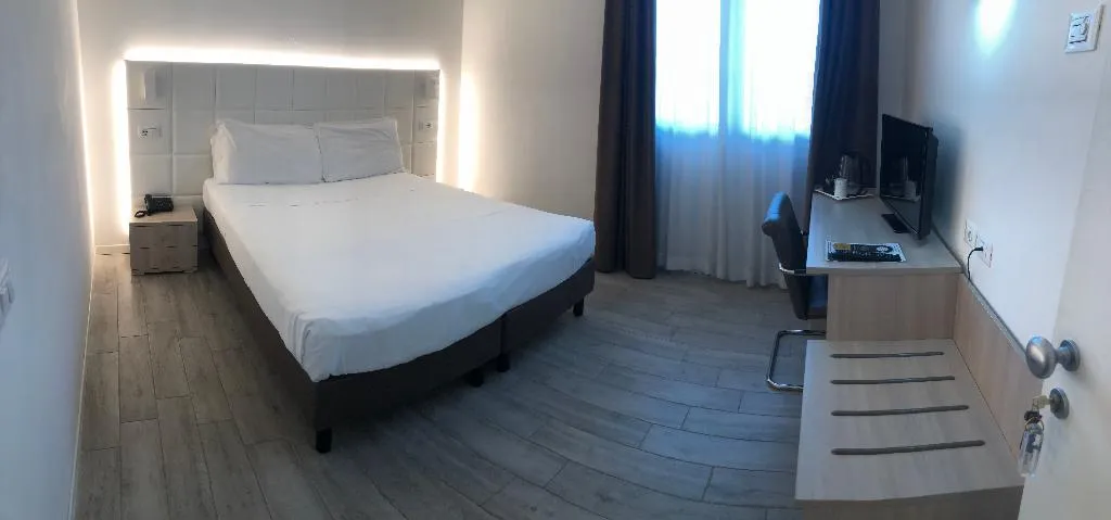 Room, Nuova Mestre, Venice