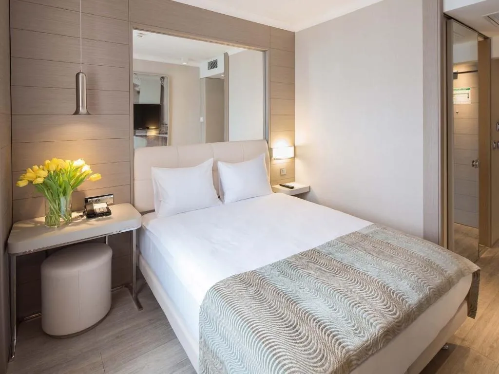 Double or Twin STANDARD Room, Titanic Comfort Mitte, Berlin