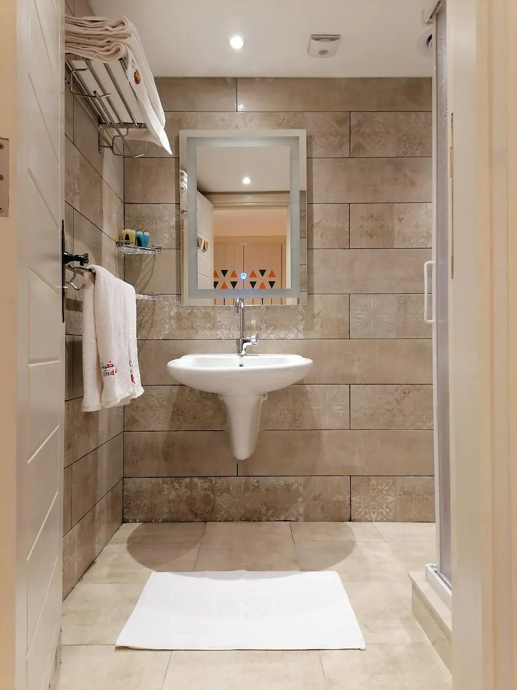DOUBLE DELUXE WITH TERRACE Room, Almadiafa Hotel, Cairo
