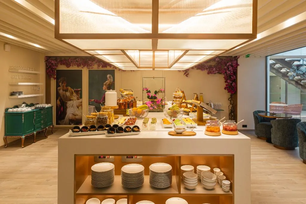 Restaurant, Luster Hotel, Lisbon