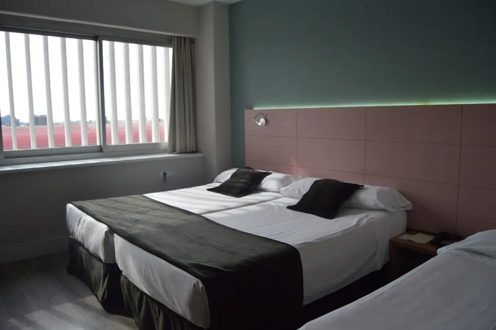 TRIPLE STANDARD Room, Hotel Chamartin the One, Madrid