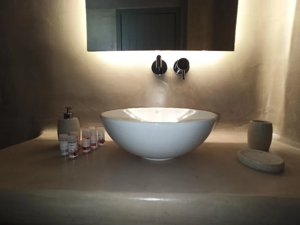 SUITE WITH JACUZZI Room, Amphitrite Suites Santorini, Santorini
