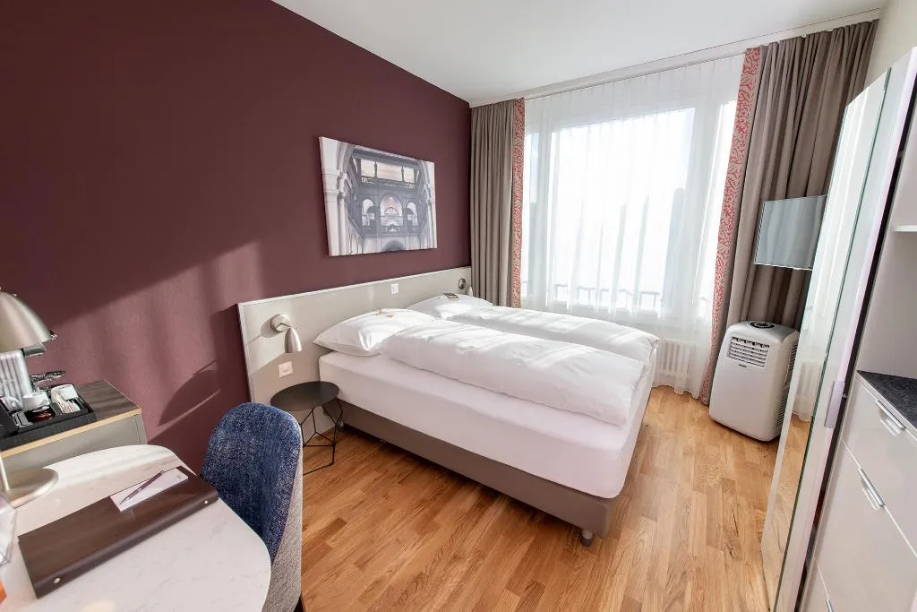 DOUBLE QUEEN SIZE BED Room, Sorell Hotel Rex, Zurich