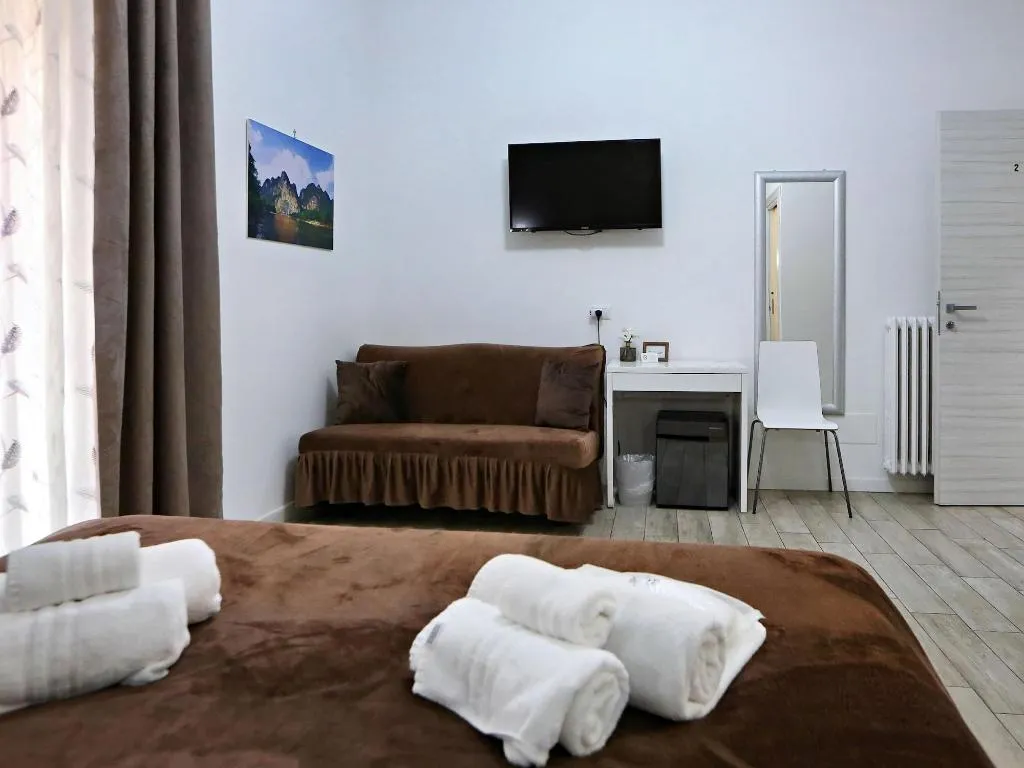 Room, Lotus Roma, Rome