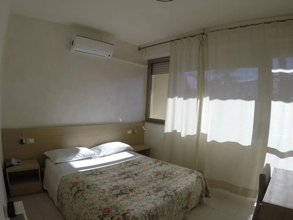 Room, Hotel Nyers, Perugia