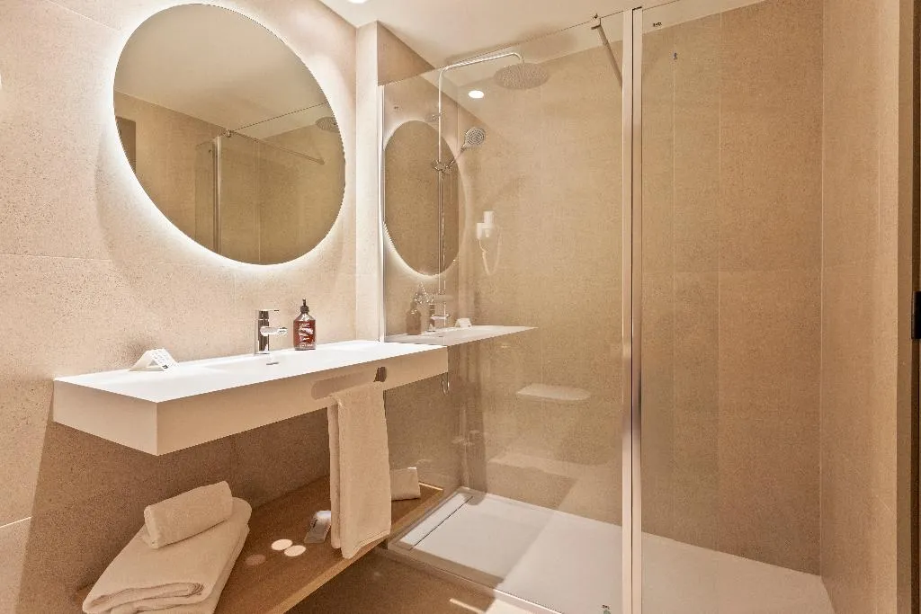Double or Twin SUPERIOR Room, Acta Piramides, Madrid