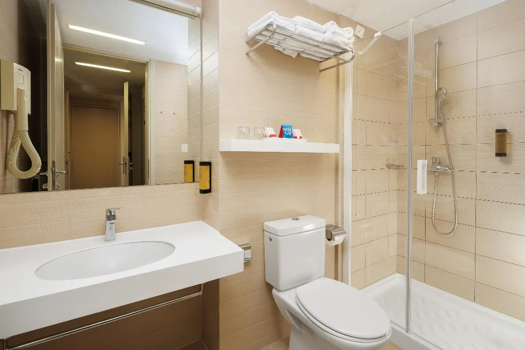 DOUBLE STANDARD Room, Hotel Albatros Plava Laguna, Istria