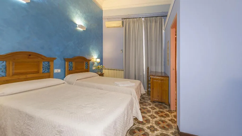 Room, Hostal Girona, Barcelona