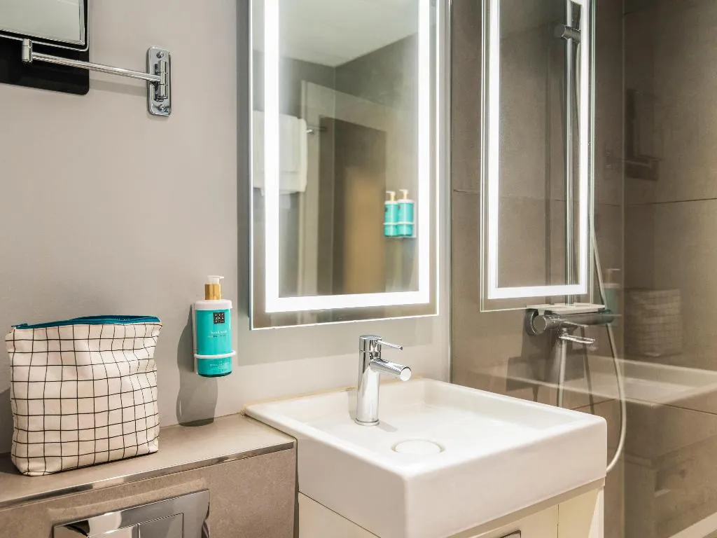 Room, Novotel Amsterdam City, Amsterdam